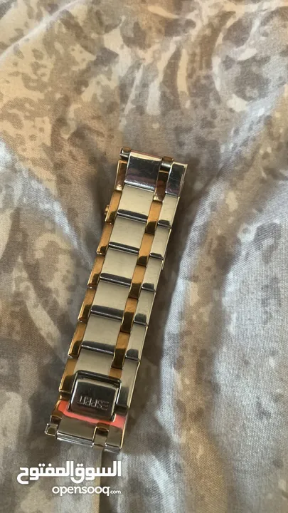 ساعه esprit اصليه سعر الجديده منها 112 هاي مستعمله فقط ب 55دينار