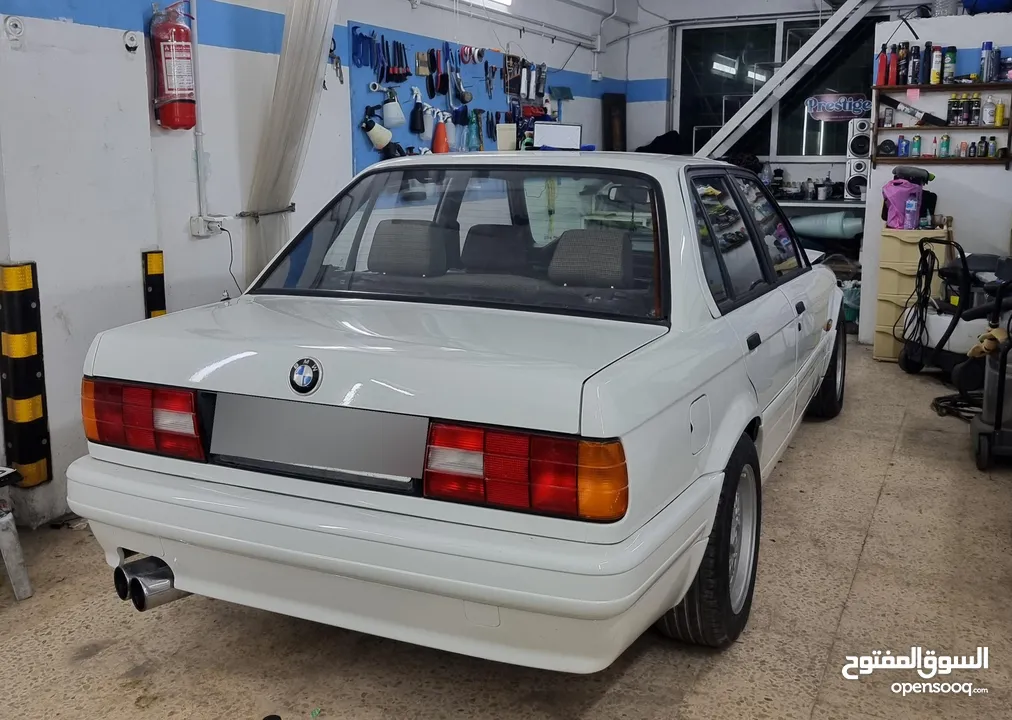 بوز النمر مواصفات كاملة . 1990 E30 M-technic II. كل اشي راكب أصلي BMW