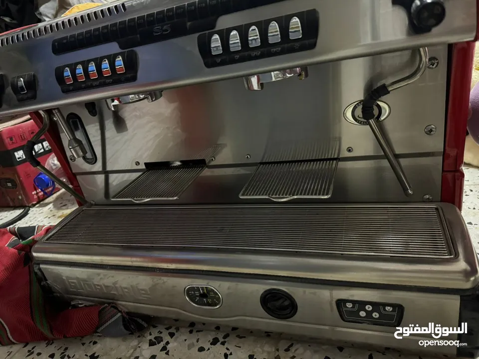 مكينة قهوة إيطاليا  la spaziale S5 + مكينة التحليل+