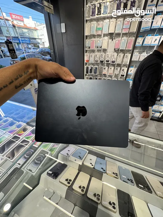MACBOOK AIR M3 13 INCH UESD 16RAM 256GB