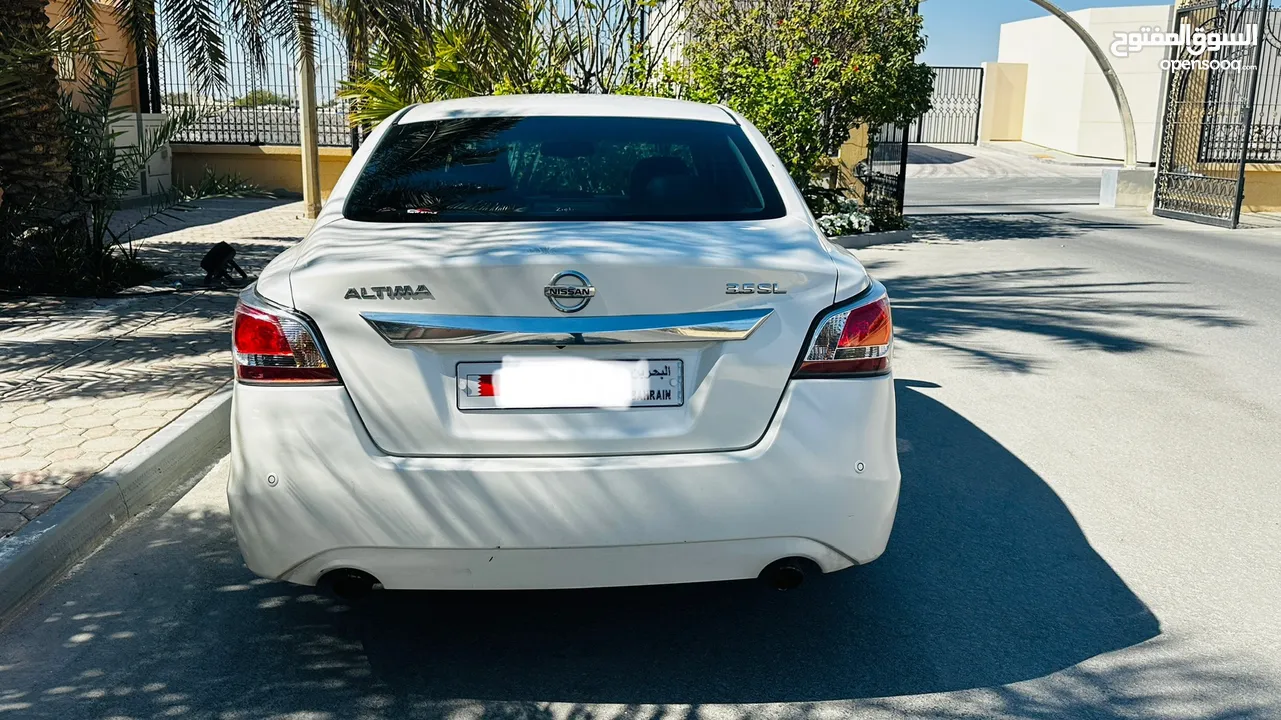 Nissan Altima SL 3.5 V6 2014 Full option sunroof leather seats GCC 2nd owner