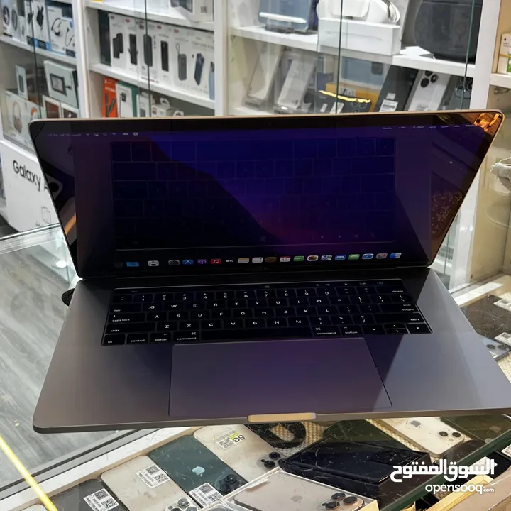 MacBook Pro 16