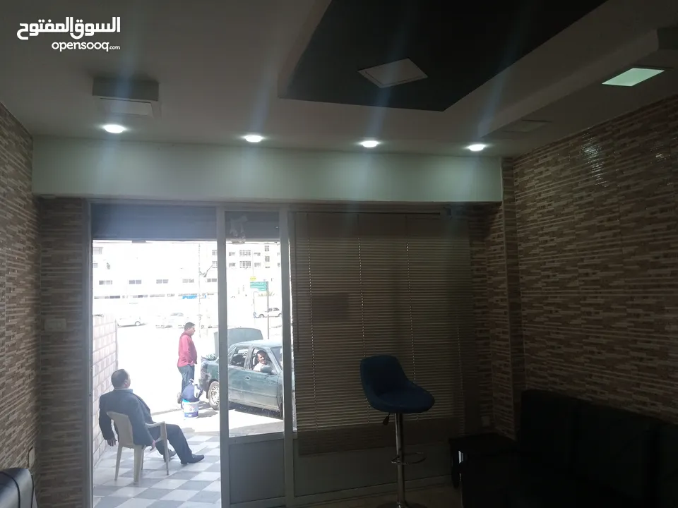مخزن للايجار  تجاري يصلح الى اي  مصلحه تخطر عبالك  البيادر موقع مميز جدا   مساحة المحل7 بعرض 3.5