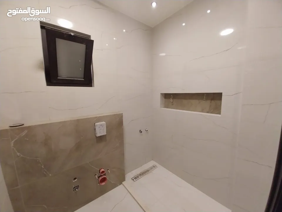 شقة غير مفروشة ( جزء من فيلا ) للإيجار ( Property 38566 )-175034703