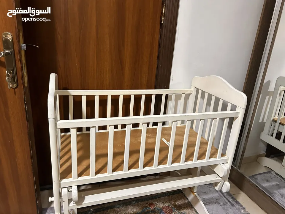 تخت بيبي للبيع