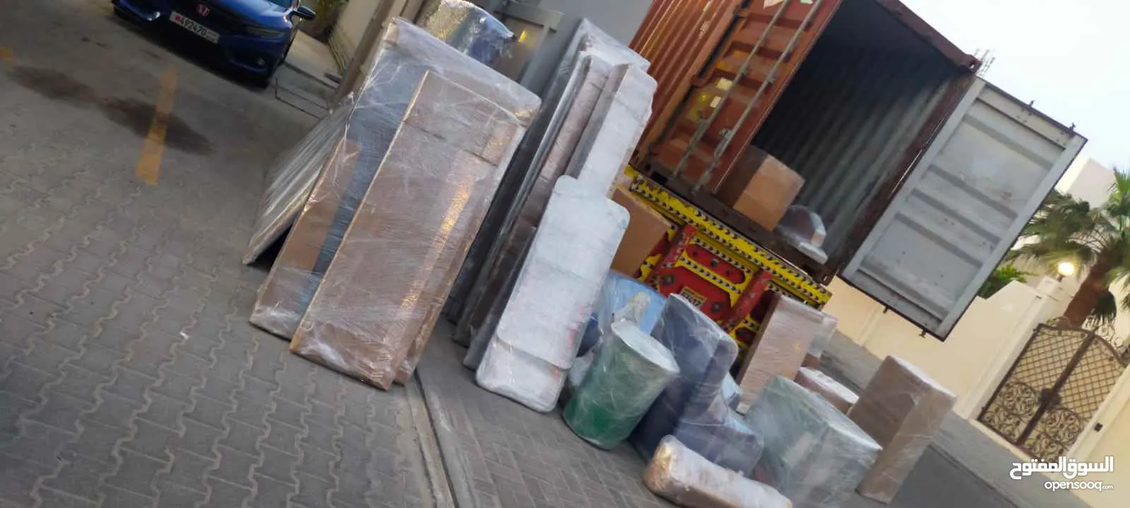 Unique Al Hoorain Packers & Movers. Local & International Moving. Complete Moving /Storage Solution