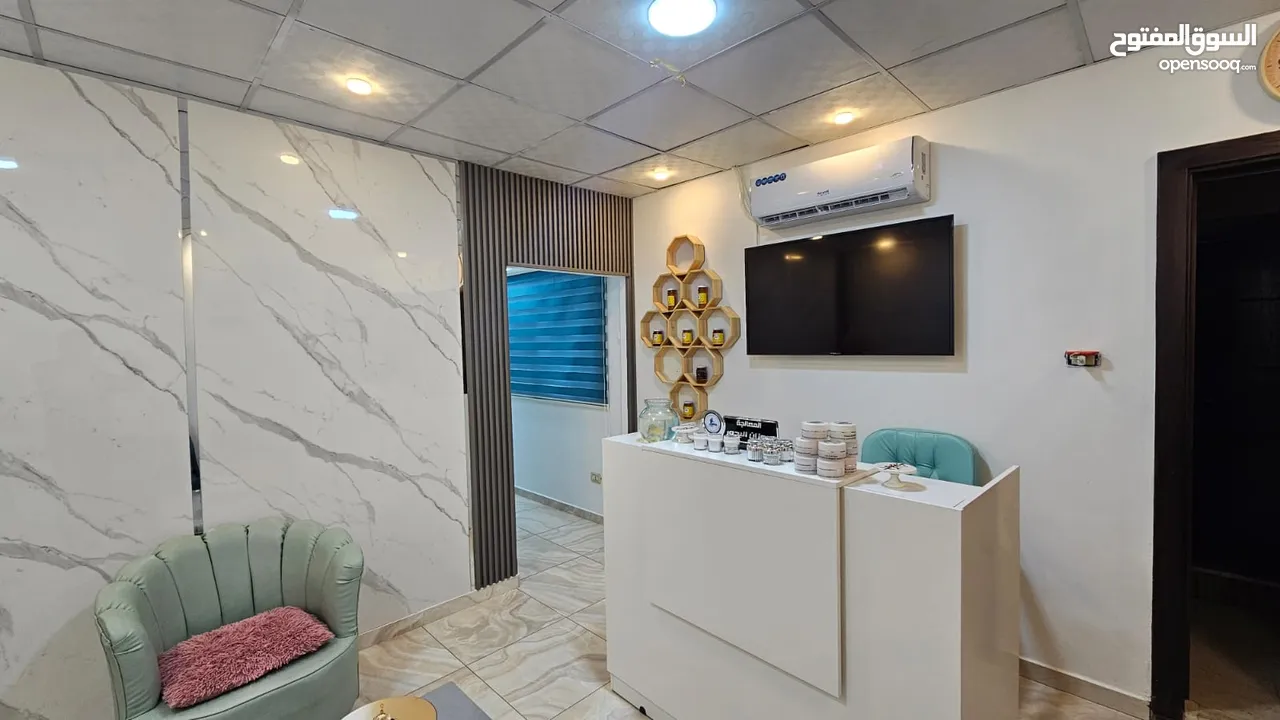 مركز ( عيادة ) مساج + حجامة سيدات للبيع