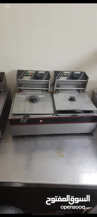 ادوات مطبخ متنوعه ميكروسف و قلايه و شوايه