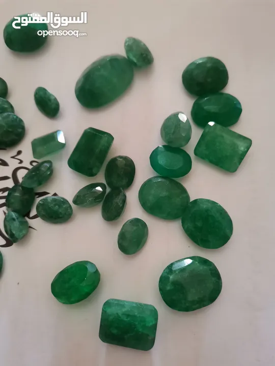 Emerelad زمرد اخضر طبيعي اصلي زامبيا سعر القيراط 100دولار.. طبيعي اصلي غير مسخن ولا معالج.  تحفه روع