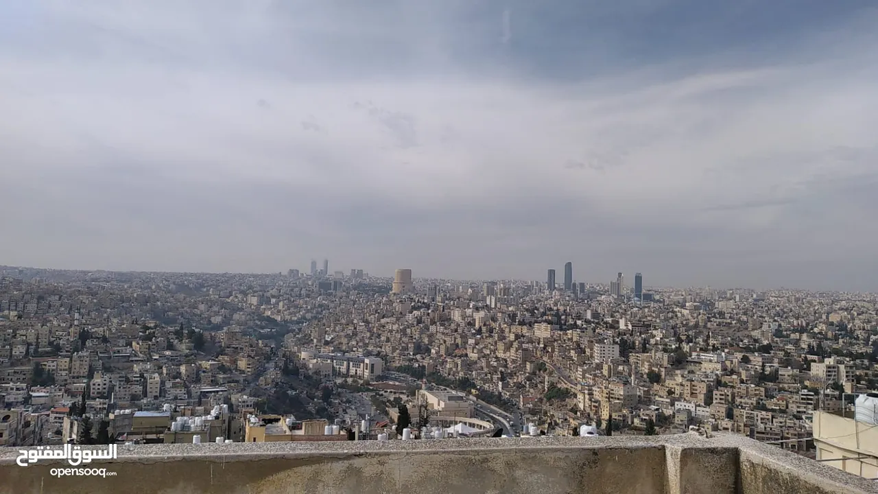 عماره 4 شقق 4طوابق في جبل الاشرفيه/حي الارمن للبيع بسعر مغري