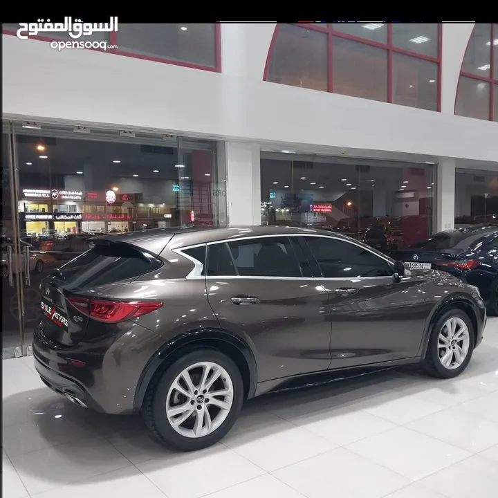 Infiniti Q30 2017