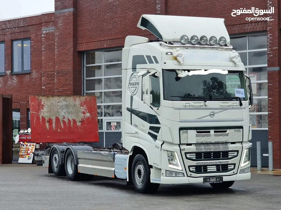 ‎ Volvo tractor unit automatic gear راس تريلة فولفو  جير اتوماتيك 2015