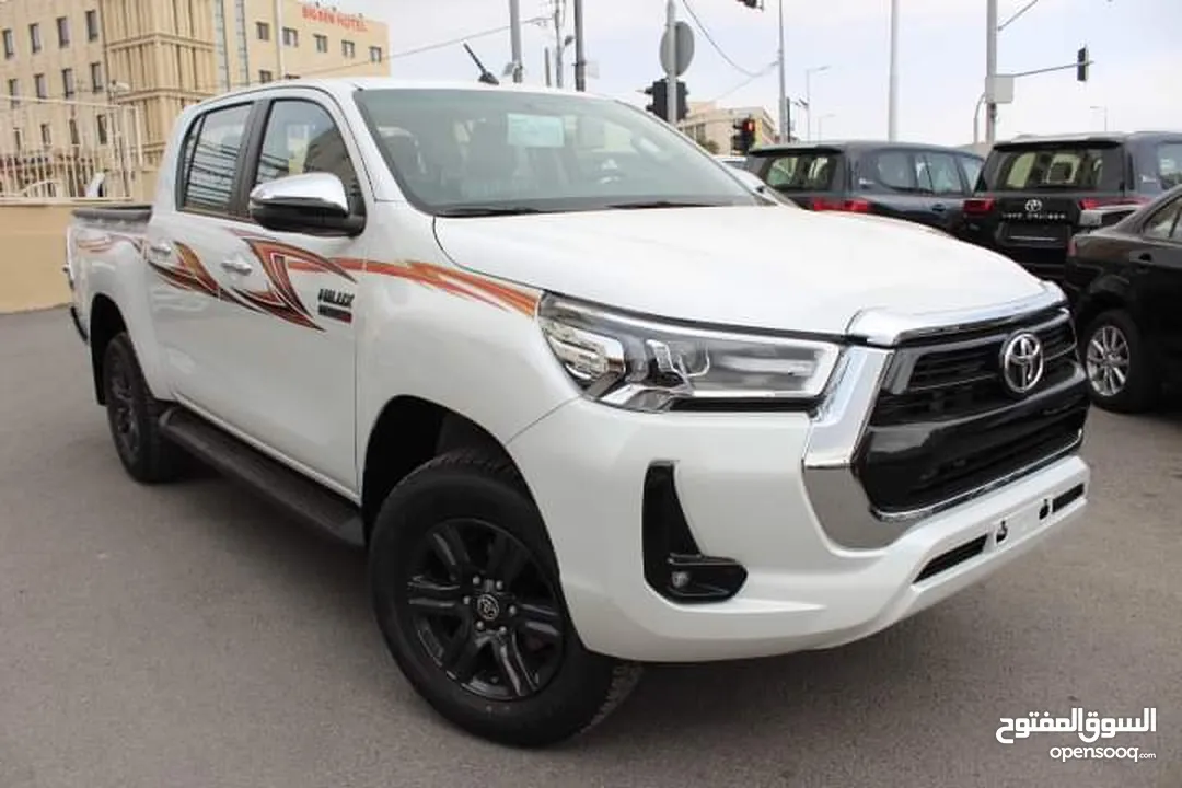 بك اب تويوتا لون لؤلؤي Toyota Hilux 2023