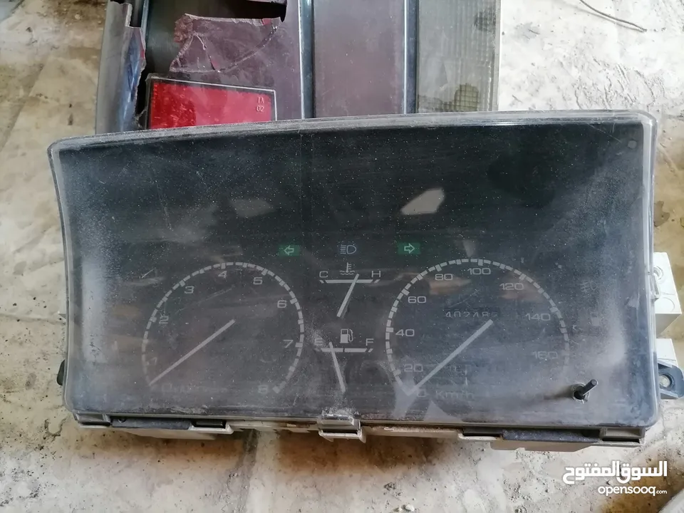 قطع سيارات قديمه مستعمله مختلفه للبيع اوبل و ايسوزو  مري سياره موديل قديم كما بالصور