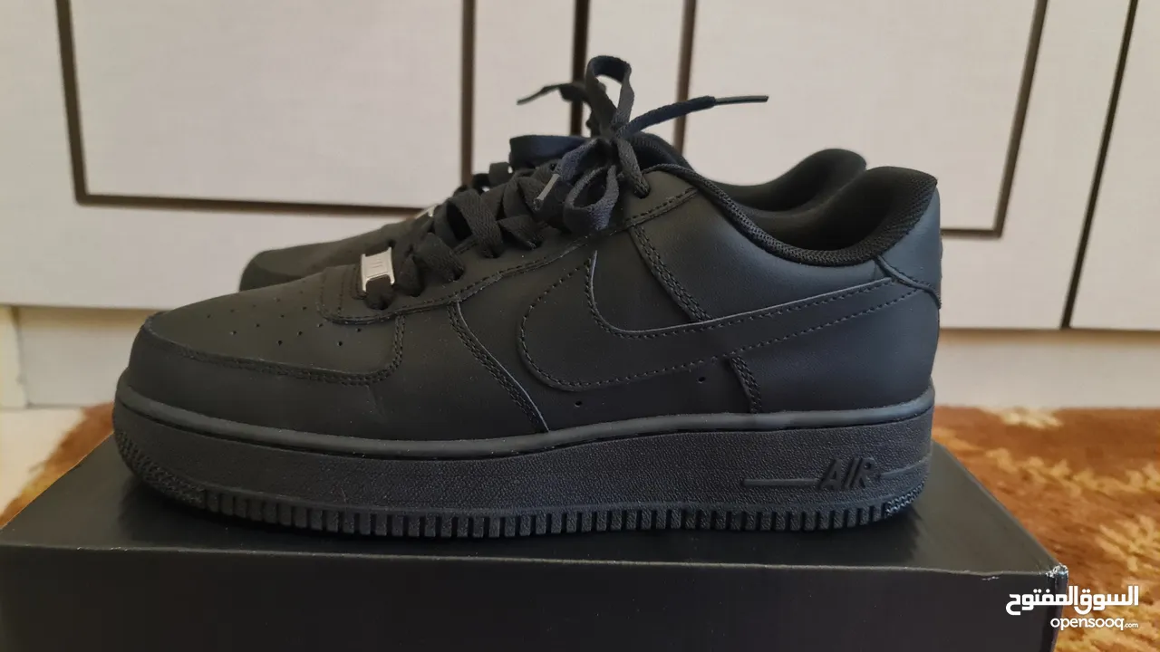 Black Nike air force