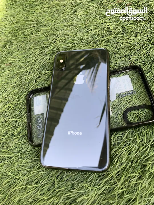 iPhone XS  ايفون