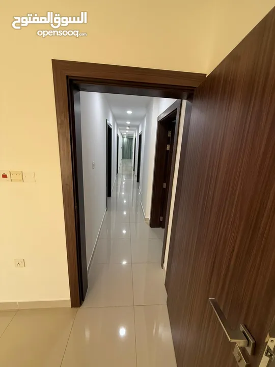 شقة سكنية للبيع اطلالة بحرية خلابة + موقع ممتاز جدا بالحد الجديدة (للبحرينيين + الخليجيين فقط)