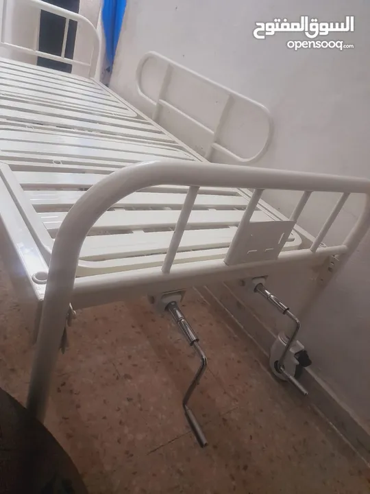 سرير طبي وكاله مع فرشته