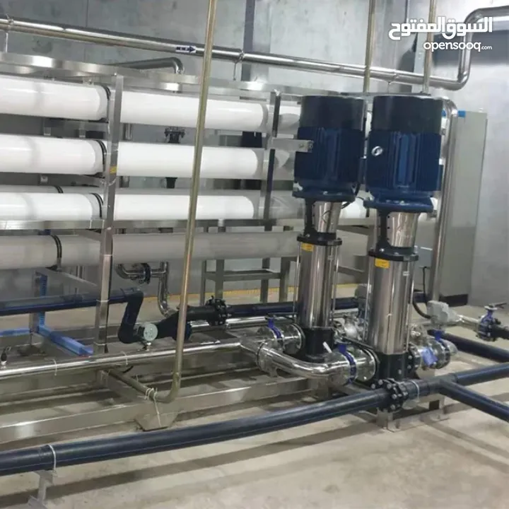 خطوط إنتاج متكاملة ذكية – لمياه الشرب والعصائر والألبان (العبوات 250 مل، 330 مل، 500 مل، 1.5 لتر)