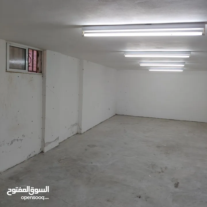 مستودع أرضي مساحة 39 بسعر خيالي