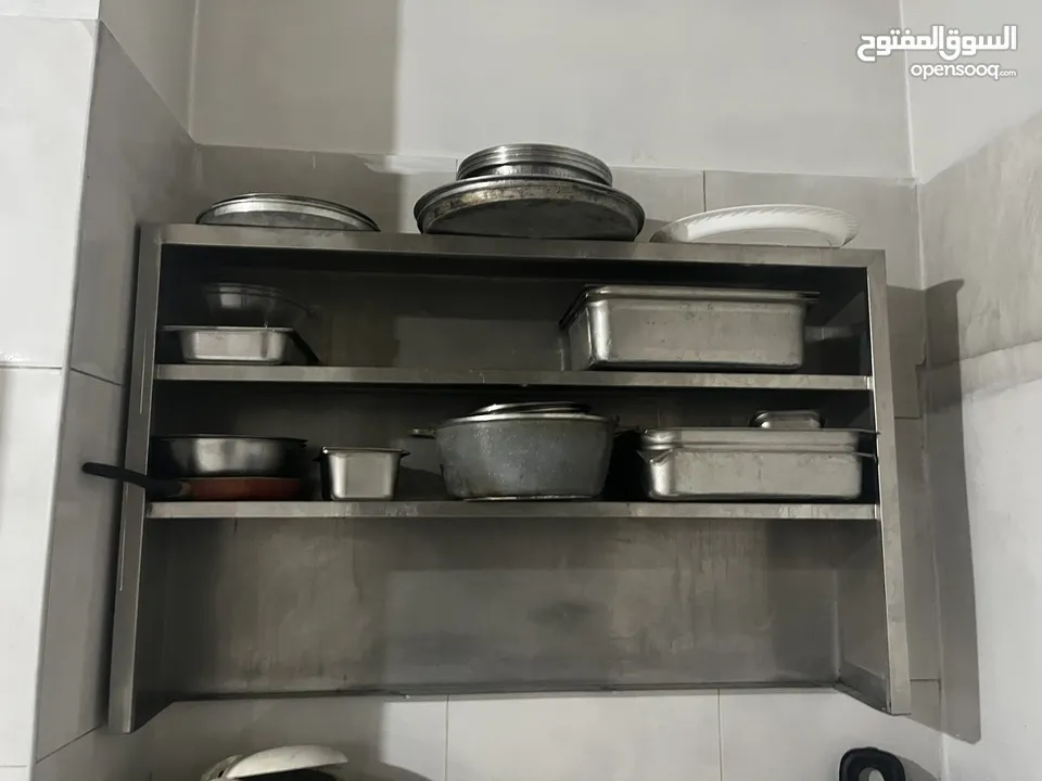 معدات مطعم كاملة بحالة ممتازة وبسعر مناسب