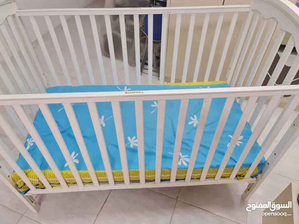 Crib for baby/toddle