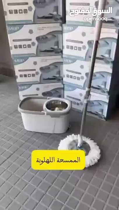 وأسرع مع الممسحة الدوّارة الذكية رأس ألياف فيها 300,000 شعيرة دقيقة بتمتص المي والأوساخ بقوة