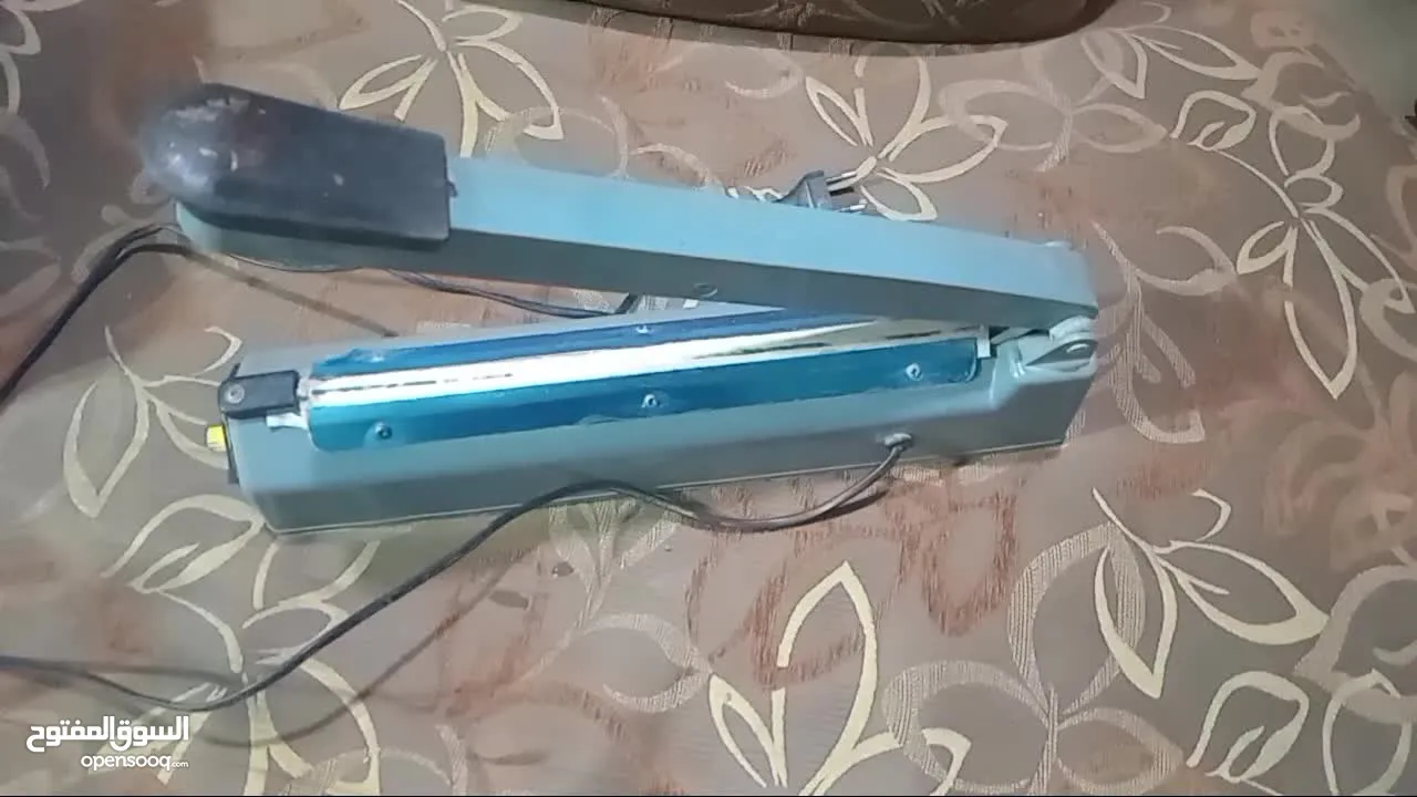 مكبس النايلون الأصلي لحفظ الاطعمه وبقاىها طازجه مستخدمه فتره بسيطه