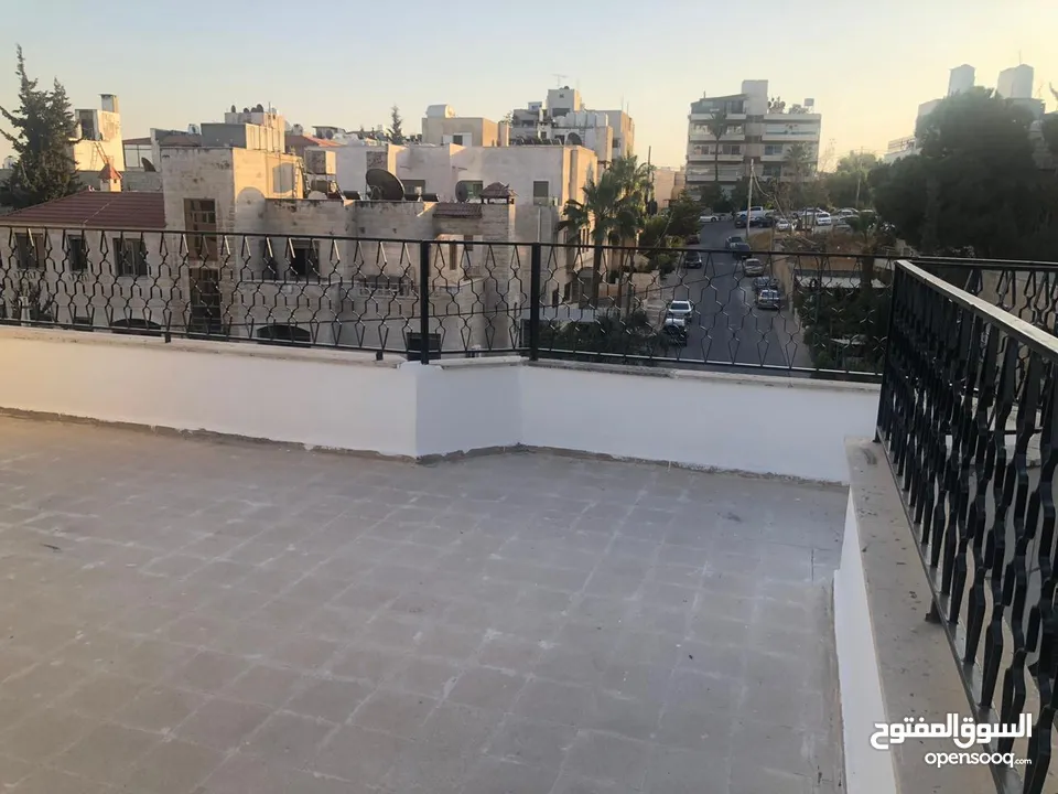 رووف 222 متر مربع في عبدون الشمالي للبيع بسعر مغري