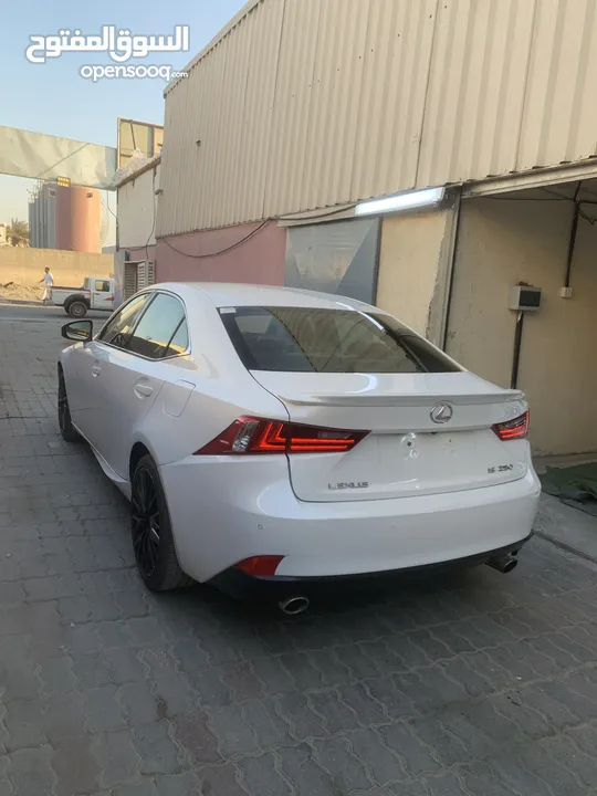 LEXUS IS250 GCC 2015 خليجي رقم 1 داخليه احمر ارباكات وكالة