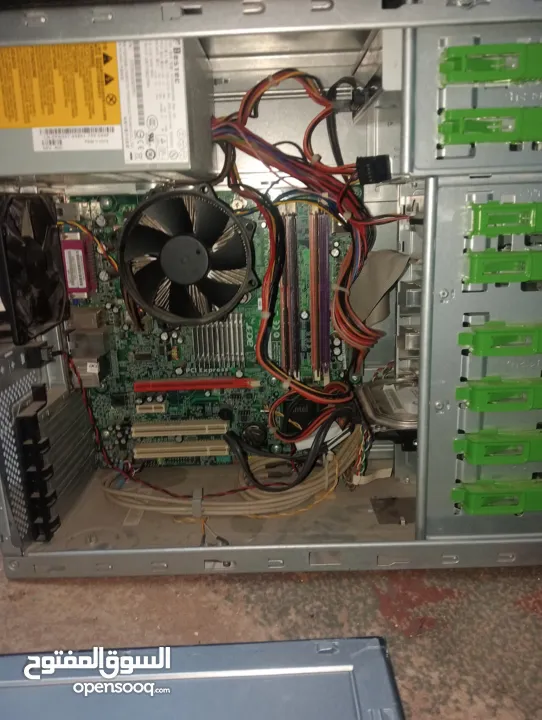 موجود جهاز كمبيوتر مكتبي مع شاشه و بلاي ستيشن 3 مهكره مع ايتين وجهاز كمبيوتر مع شاشه توصيل مجاني