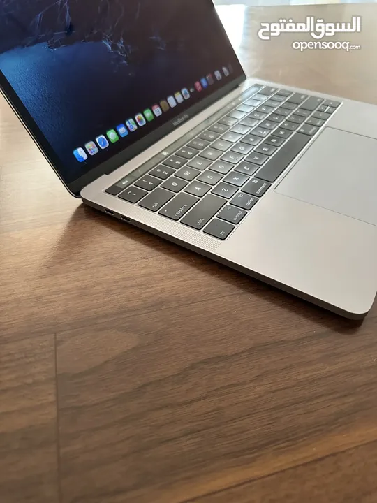MacBook Pro Touch Bar بسعر حرق