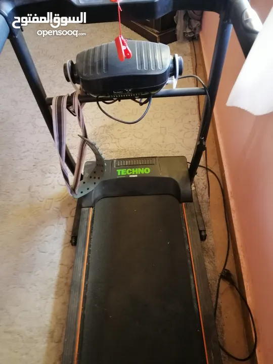 جهاز تردمل كهربائي مع رجاج( Techno fitness) بحاله الوكاله بسعر مغري وحرق