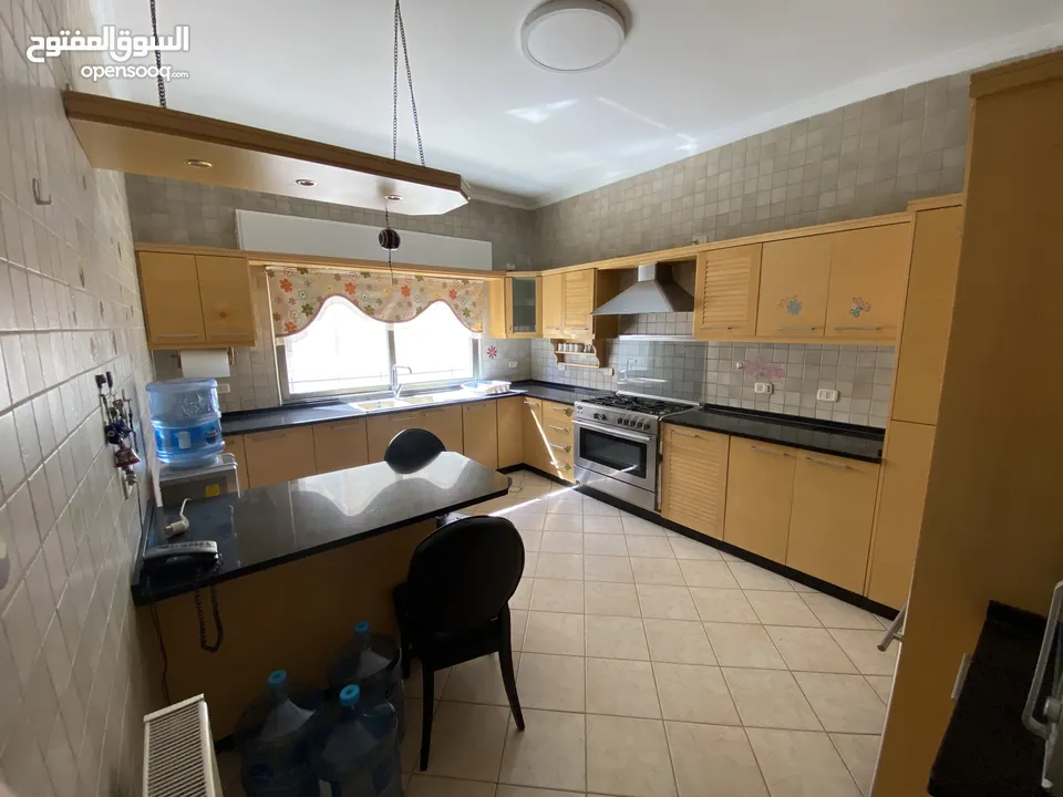 شقة مفروشة للإيجار 186م2 ( Property 16375 )-175072891