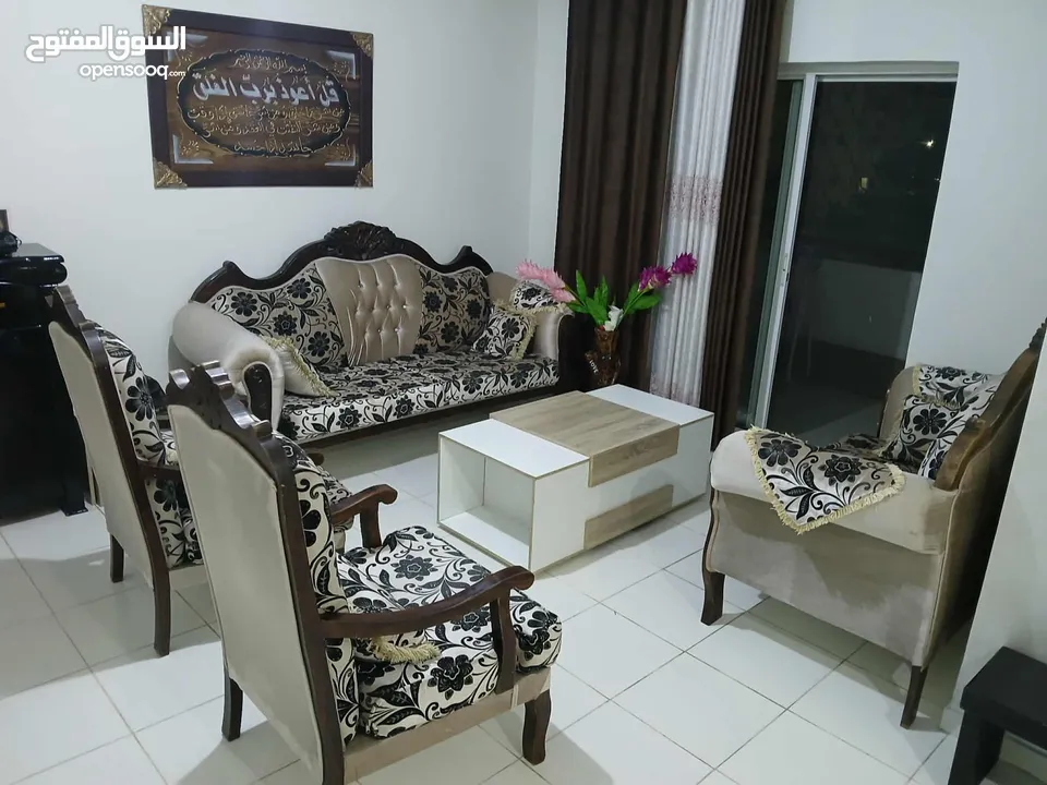 طقم كنب بحال الوكاله مع طوايل فقط 140 د
