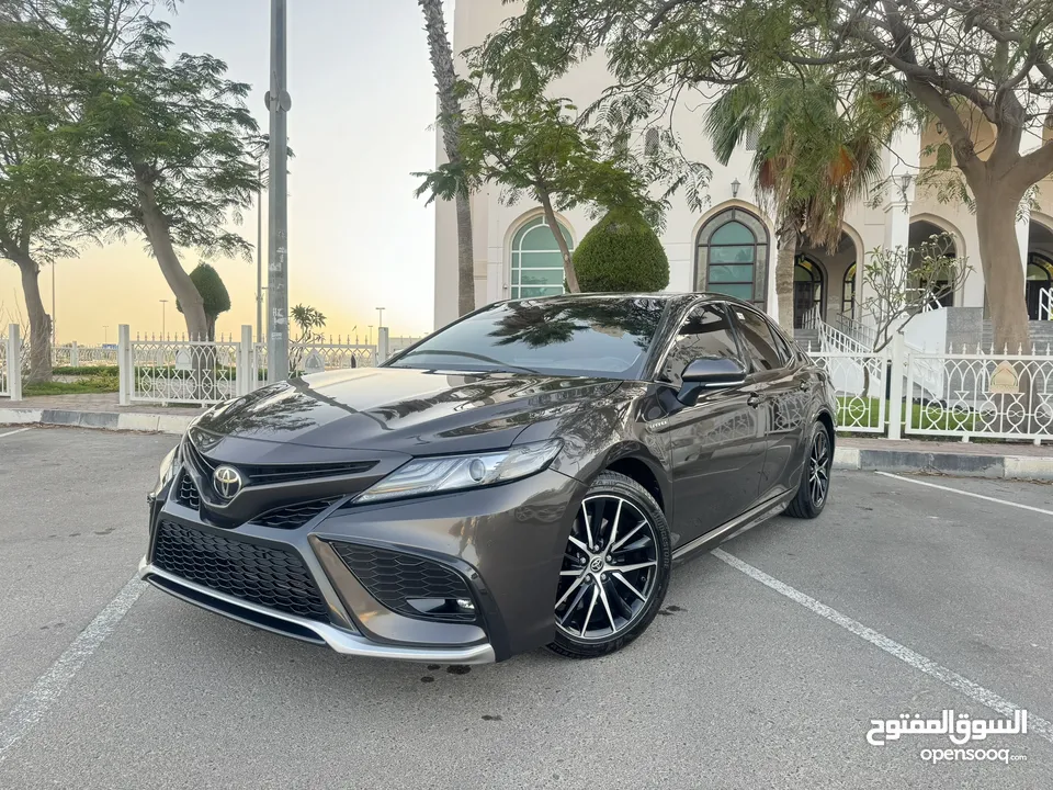 TOYOTA CAMERY GRANDE SPORT FULL OPTION UNDER WARRANTY ALFUTTAIM AGENCY