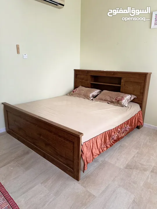 King size bed- سرير لشخصين