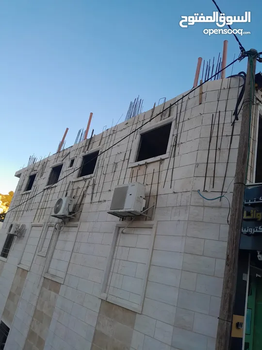 شقة تجارية او سكنية للبيع طابق اول على الشارع