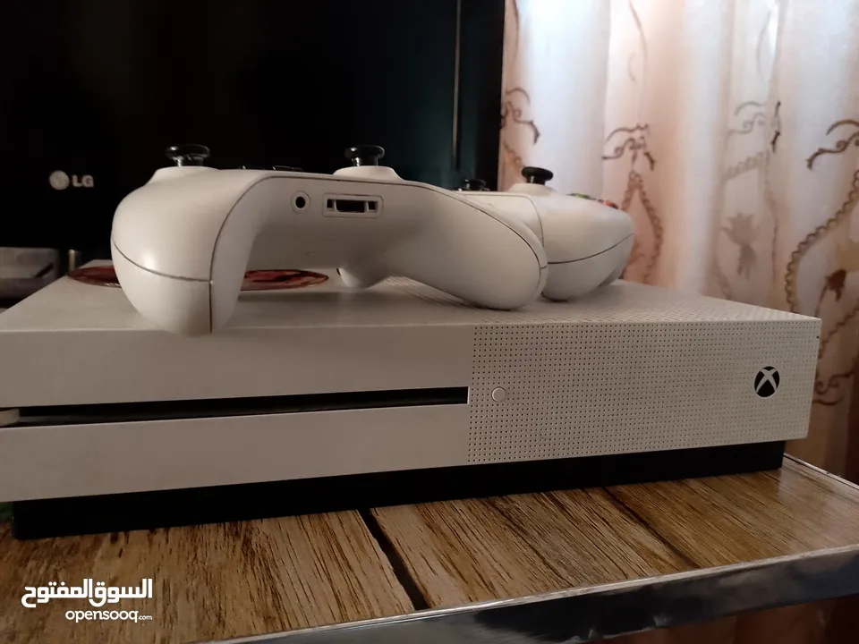 اكس بوكس ون أس مستعمل بحالة ممتازة