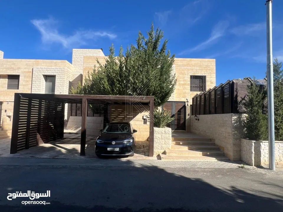 فيلا حديثة متلاصقة للبيع في دابوق