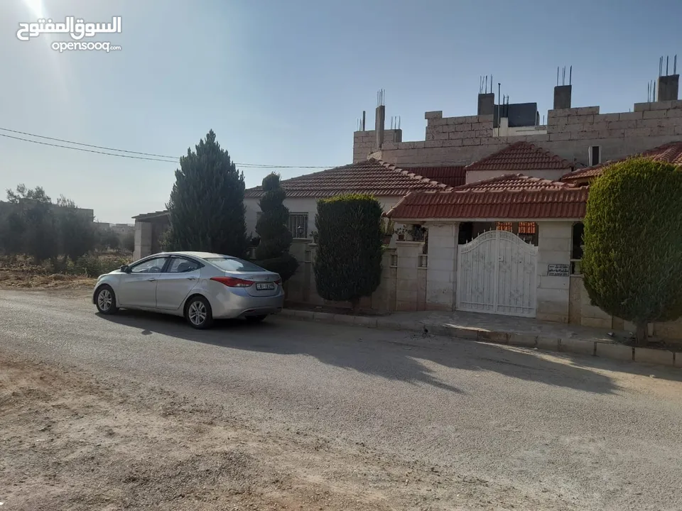 منزل (شبه فيلا) للبيع اربد (حوارة)