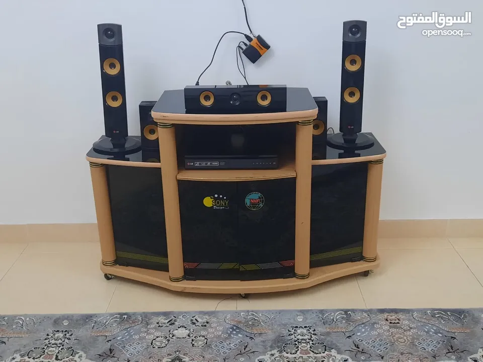 LG speaker with table