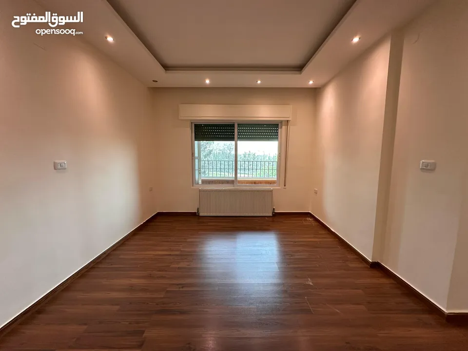 Unfurnished apartment to Rent  ( Property 42264 )-174631683