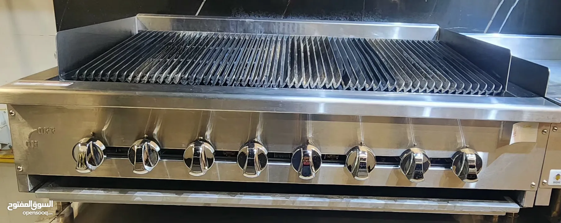 معدات مطعم برجر شبه جديد