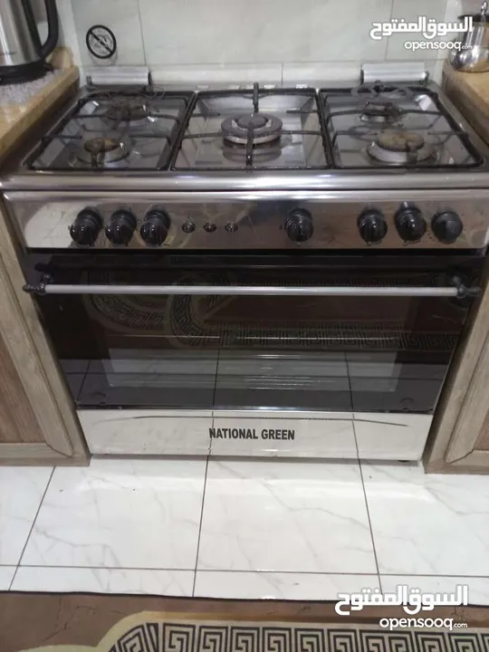 فرن مع شفاط
