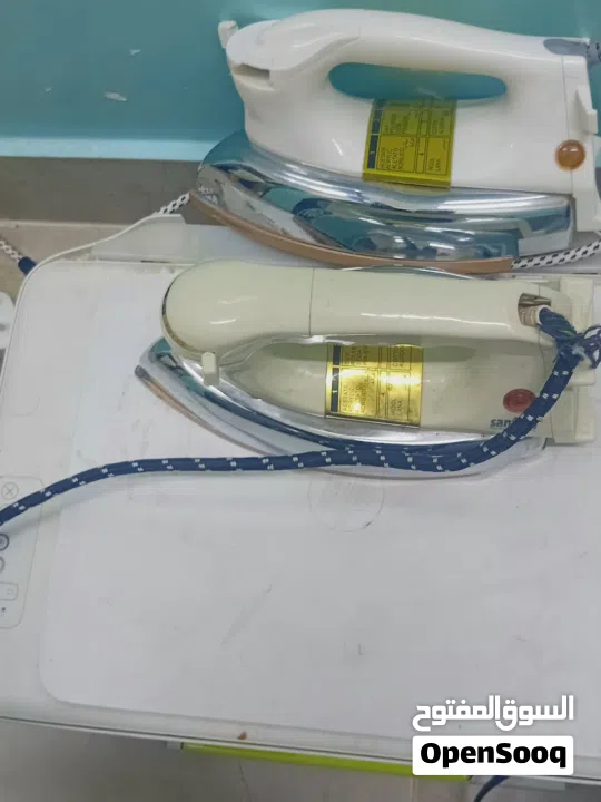 مكواة ملابس 2 جيده معه طابعه