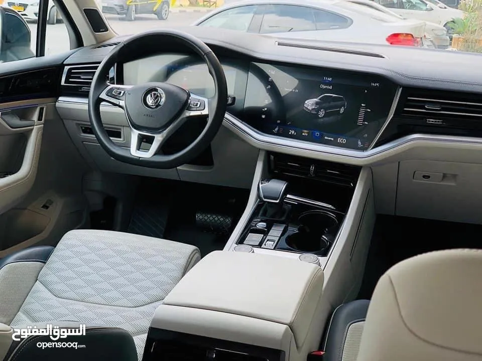 فولوكس واجن طوارق   2019-2020  385 HP  53,000 KM  PANORAMA  360 CAMERA