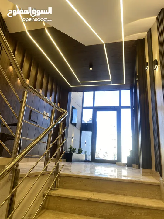 شقة مميزه وفاخره - الجبيهه- ام زويتينه-شارع الاردن - بالقرب من مدارس الرواد ومسجد سويلمين- اطلاله