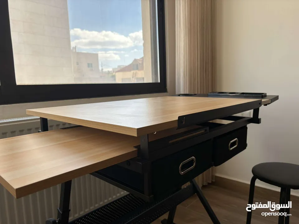Professional Art Desk and Chair for Sale excellent condition for artists. مكتب وكرسي فني