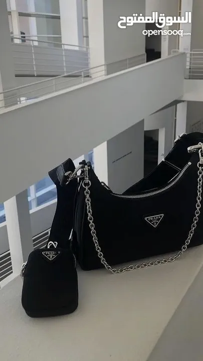 شنطة برادا اصليه Prada Re-Edition 2005 قابل للتفاوض